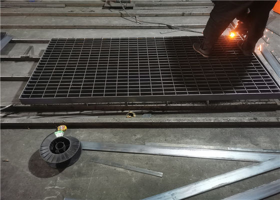 Yaya Podyum Çelik Izgarası Tırtıklı Sıcak Daldırma Galvanizli Izgara