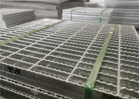 Q235 Karbon Çelik Platform Çelik Izgara Galvanizli Tırtıklı Kare Şekli