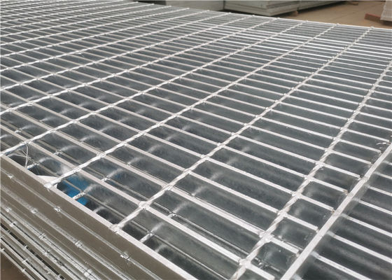 Tırtıklı Merdiven Basamağı Platformu Çelik Izgara Sıcak Daldırma Galvanizli 3X30