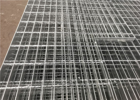 Tırtıklı Merdiven Basamağı Platformu Çelik Izgara Sıcak Daldırma Galvanizli 3X30