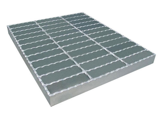 30 * 100mm Galvanizli Kaynaklı Çelik Izgara Dış Mekan Metal Izgara Yürüyüş Yolu
