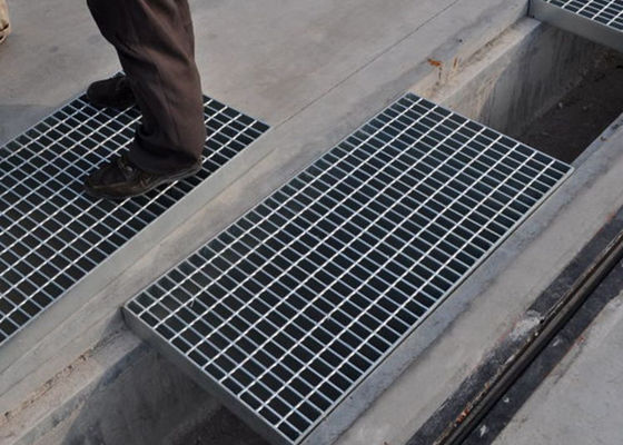 Park Drenaj Catwalk Metal Izgara 30X100mm Hafif Darbe Dayanımı
