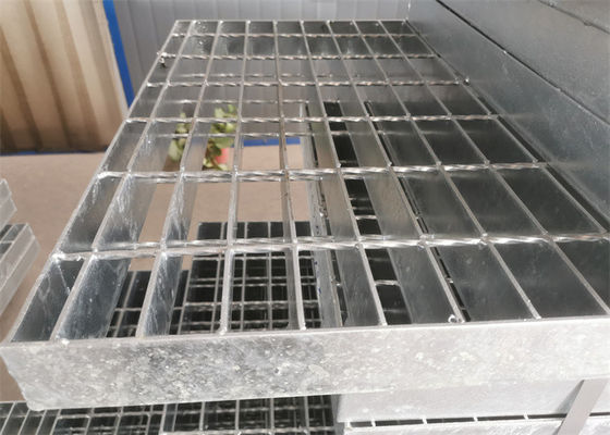 Sıcak Daldırma Galvanizli Çelik Yürüme Yolu Izgarası 6mm Kalınlık Hırsızlığa Karşı