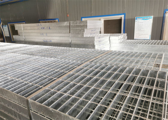 4mm Kalın Dış Mekan Çelik Izgara Plakası Sıcak Daldırma Galvanizli Yüksek Çinko Kaplama
