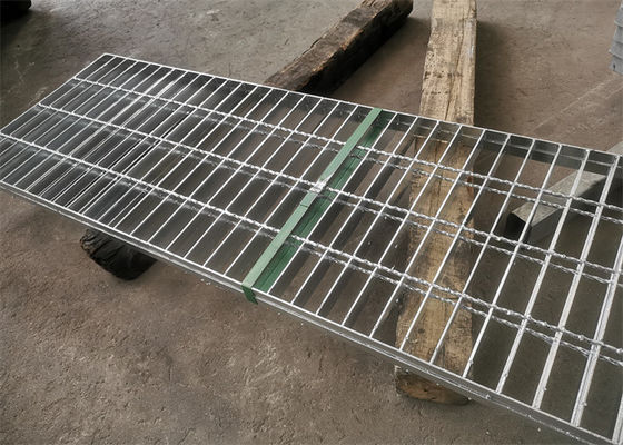 4mm Kalın Dış Mekan Çelik Izgara Plakası Sıcak Daldırma Galvanizli Yüksek Çinko Kaplama