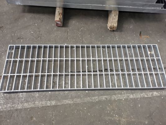 50*5mm Korozyon Önleyici Metal Izgara Platformu 4mm Kalın Hafif Yapı