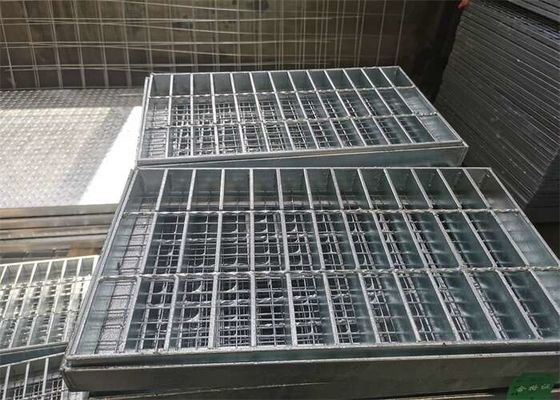 Sıcak Daldırma Galvanizli Merdiven Basamakları Çelik Izgara 60mm Tırtıklı Stil