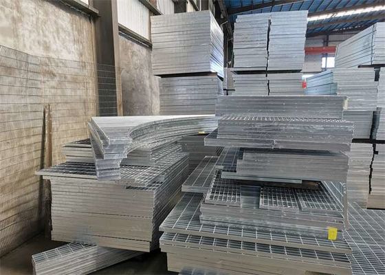 48 inç Kaymaz Merdiven Basamakları Çelik Izgara Geçit Değirmeni Bitirdi