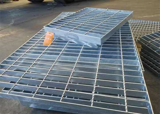 Dişli Kaymaz 32 * 3mm Merdiven Basamakları Çelik Izgara Sıcak Daldırma Galvanizli
