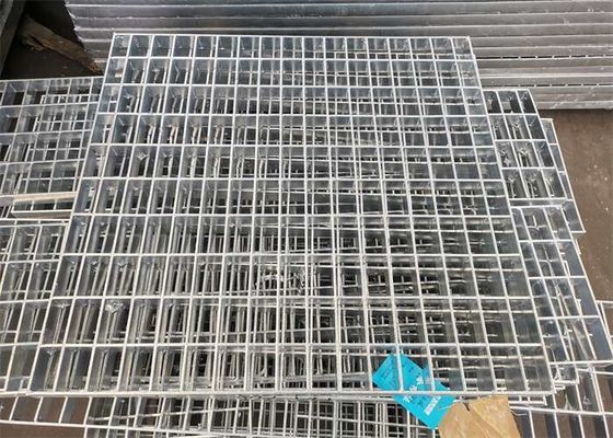 Dişli Kaymaz 32 * 3mm Merdiven Basamakları Çelik Izgara Sıcak Daldırma Galvanizli