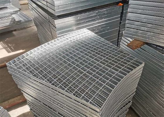 Dişli Kaymaz 32 * 3mm Merdiven Basamakları Çelik Izgara Sıcak Daldırma Galvanizli