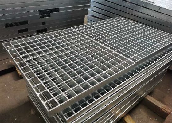 Q235 Kaymaz Galvanizli Araba Yolu Izgaraları Hafif Yapı 32x5mm