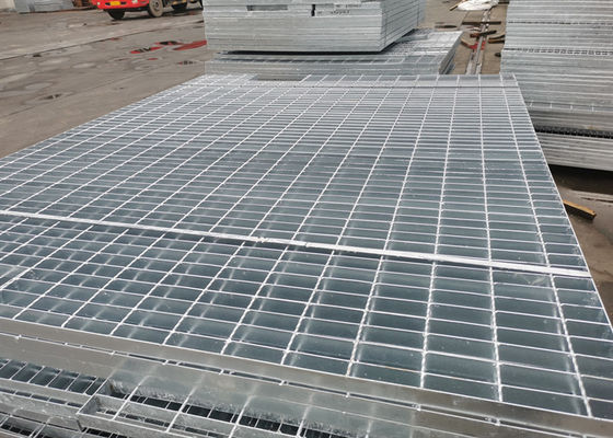 1000mm * 300mm Sıcak Daldırma Galvanizli Çelik Merdiven Kaldırım Kaynaklı Çelik Izgara