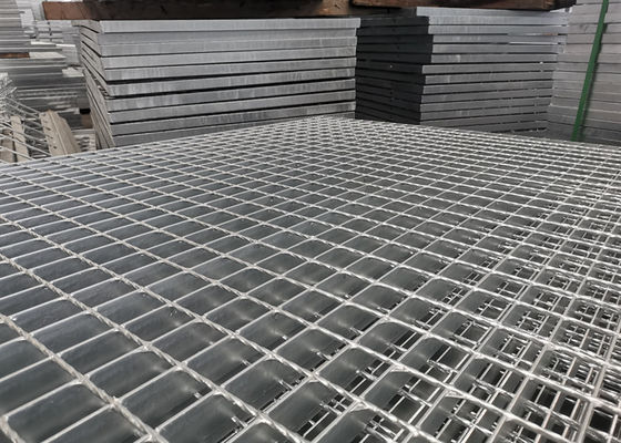 Ağır Hizmet Tipi Galvanizli Drenaj Izgarası 50mm Paslanmaz Çelik Geçit Izgaraları