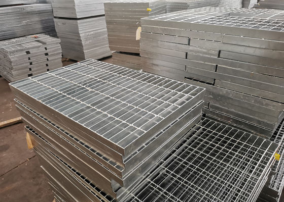 Driveway Platform Çelik Izgara Yürüme Yolu 120mm Yüksek Çinko Kaplama
