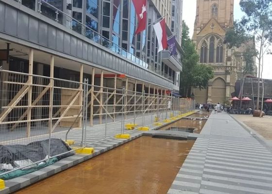 Avustralya Standart Geçici Çit Panelleri 3mm 4mm Tel Çapı Isıl İşlem Görmüş