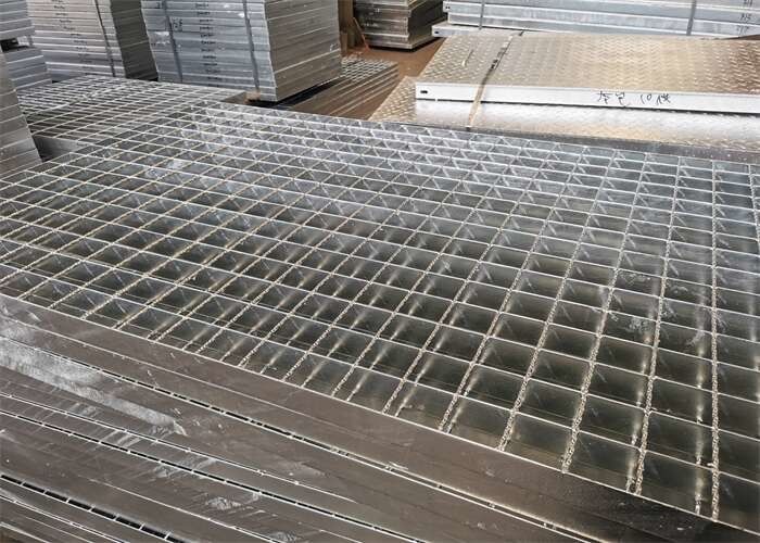 Kimyasal Tesisler için Korozyon Önleyici Çelik Araba Yolu Izgarası 1250mm Genişlik